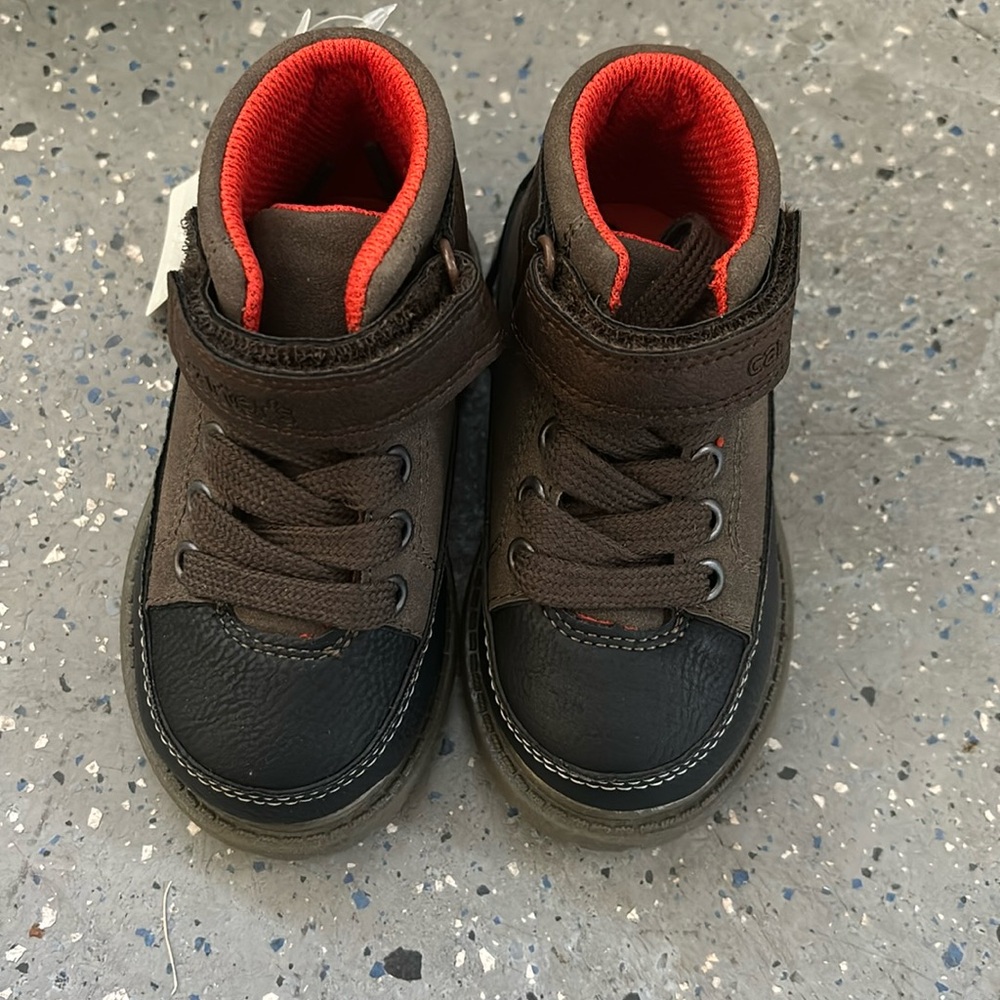 Carter’s infant boots size 5
